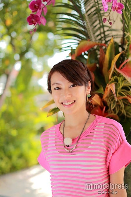 内山理名、“よくばりハワイ”を提案 一歩先いく遊び方とは?