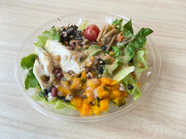 ファイバーチャージサラダの実食前