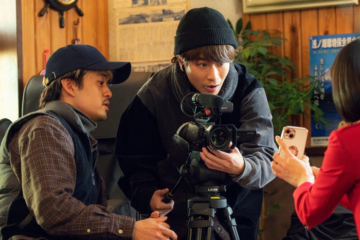 池松壮亮、前田旺志郎「ホットスポット」第5話(C)日本テレビ