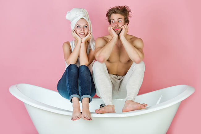 妬いてて悪いかよ 男性がやきもちを妬いたときにとってしまう3つの行動 モデルプレス 妬いてて悪いかよ 男性がやきもちを妬いたときにとってしまう3つの行動 モデルプレス