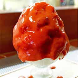 イチゴエスプーマソース900円(税込)/画像提供:ブンブンブラウカフェウィズビーハイブ