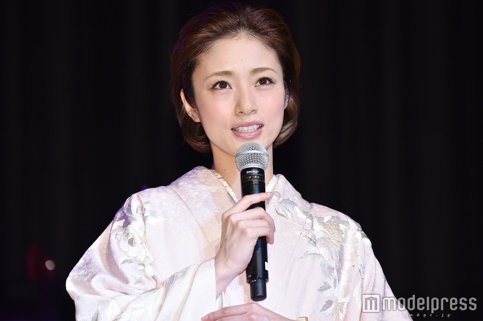 上戸彩「値段が付けられない」はんなり着物姿 美貌際立つ