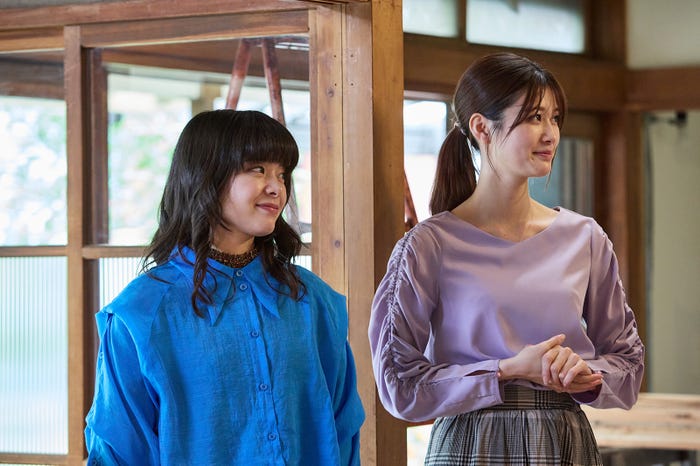 岸井ゆきの、生見愛瑠「日曜の夜ぐらいは…」第8話より(C)ABCテレビ