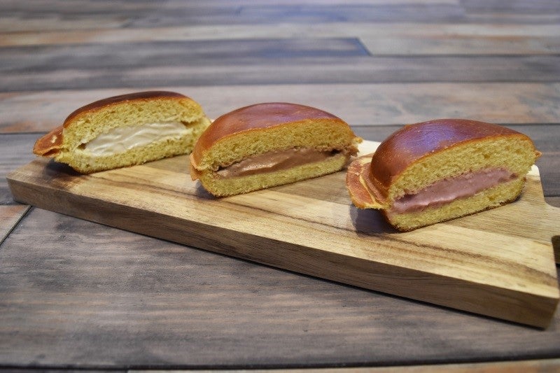 あったかとろ～り羽根付ジェラートサンド651 円)／画像提供：日本アイスマニア協会