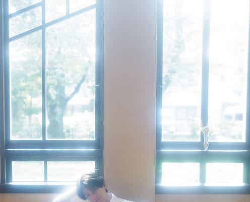 Aぇ! group正門良規、ブラウス姿で美しい世界観表現 輝きに迫る