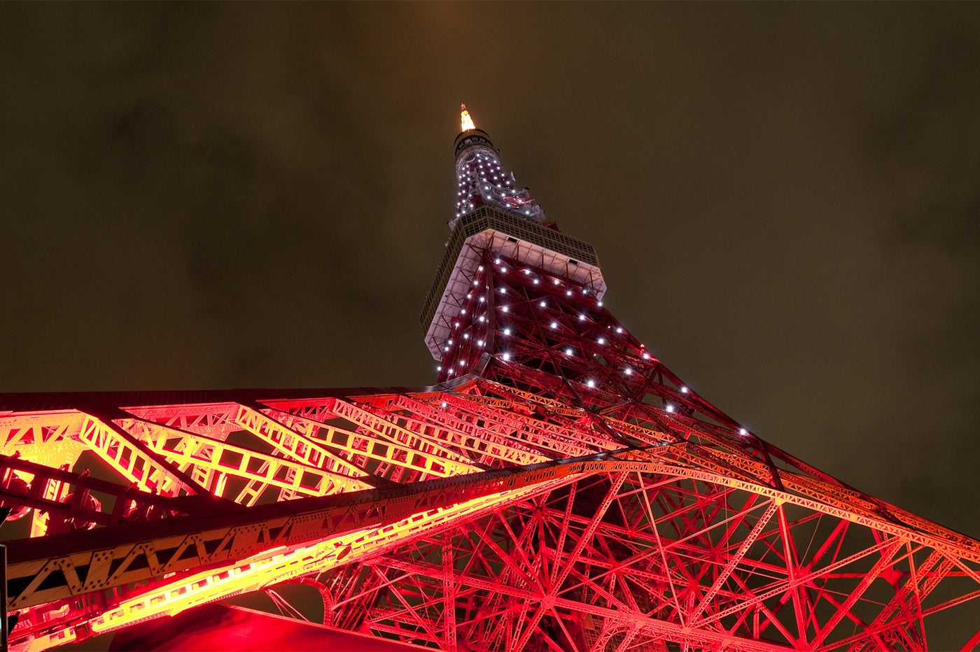 「リボンゴールド・ダイヤモンドヴェール」点灯イメージ／画像提供：東京タワー