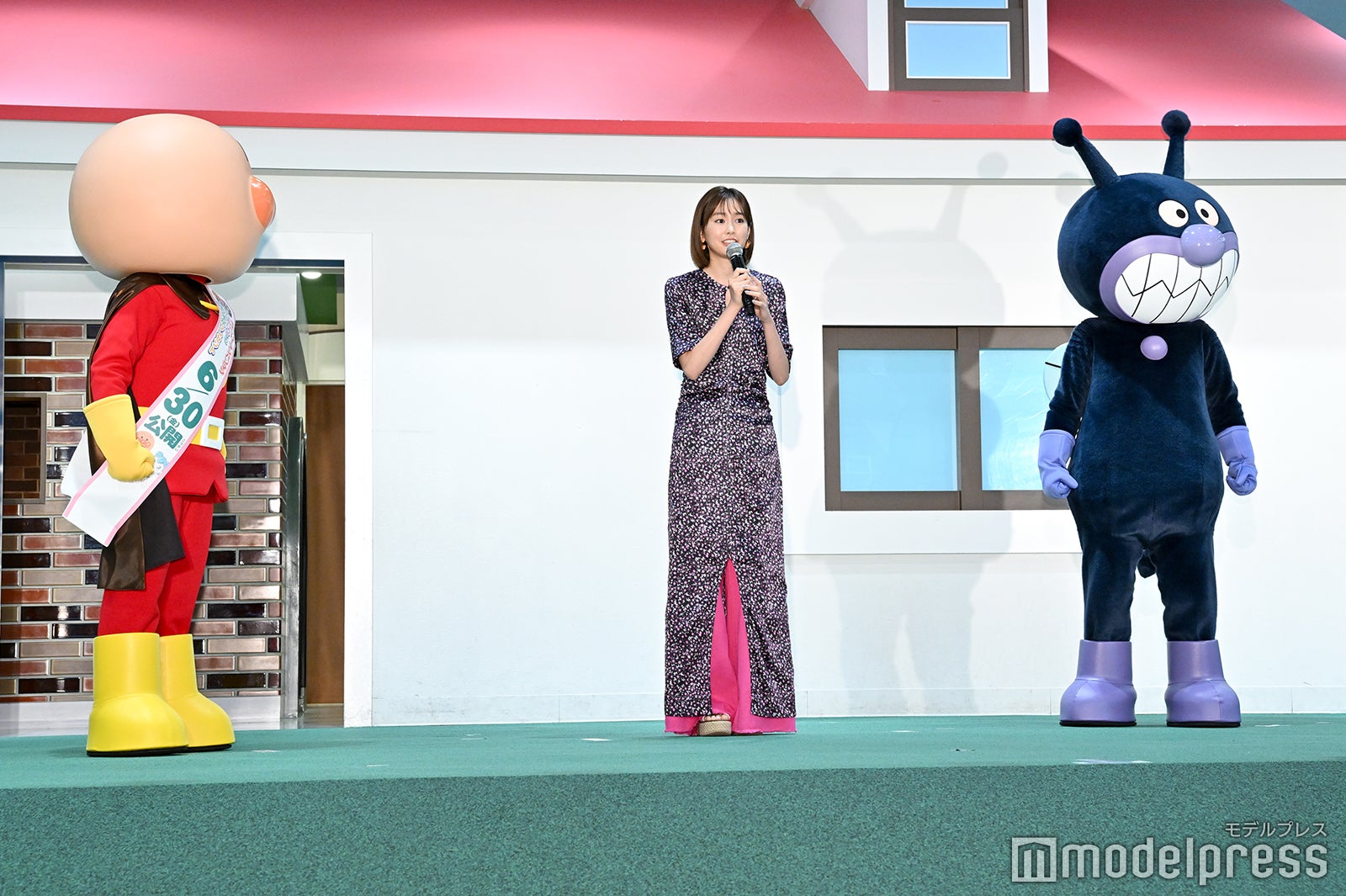 アンパンマン、桐谷美玲、ばいきんまん（C）モデルプレス