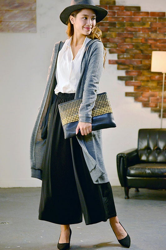 テロ素材のロング丈ゆったりワイドパンツ「coca」2,990円（税込）／画像提供：coca