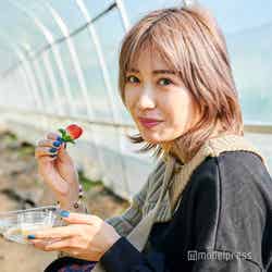 いちごを堪能するひなんちゅ(C)モデルプレス