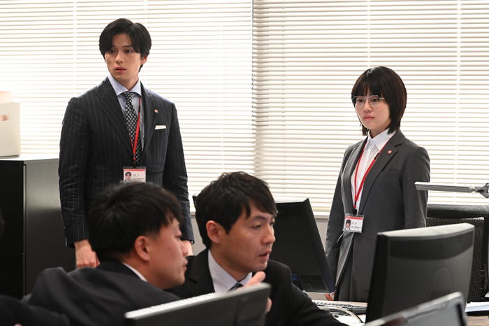 新田真剣佑、高畑充希/「同期のサクラ」最終話より(C)日本テレビ