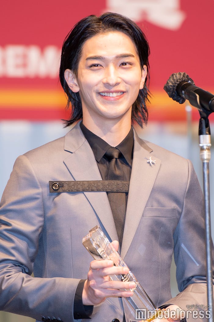 「“女優”の横浜流星です」とお茶目にフォローする横浜流星 (C)モデルプレス