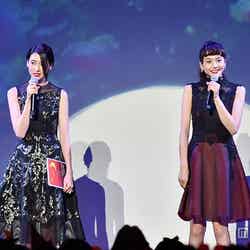 ファンイベントを開催した（左から）三吉彩花、松井愛莉【モデルプレス】
