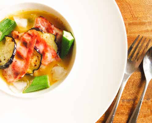 一皿で大満足!オシャレで美味しい「冷製夏野菜のカレースープ」お手軽レシピ【柏原歩のトレンドレシピ】