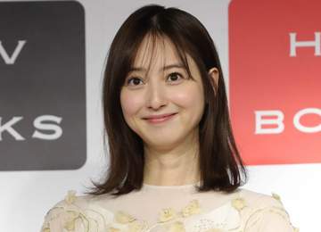 「素敵な家族時間」佐々木希 グランピングに朝食はキリンと！子供と動物園を1日満喫にファン「きっと一生の思い出に」