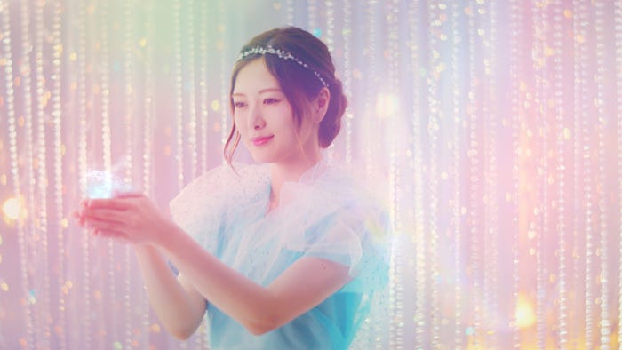 白石麻衣 (C)乃木坂46LLC