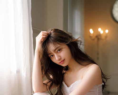 乃木坂46梅澤美波、セクシー美脚披露 モデル体型際立つ