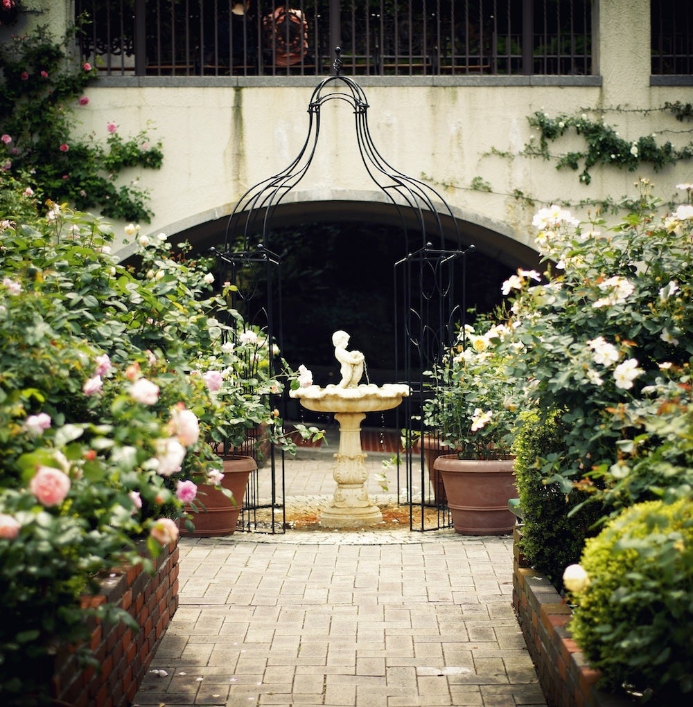 ヨーロッパの田舎町のような空間／画像提供：神戸布引ハーブ園