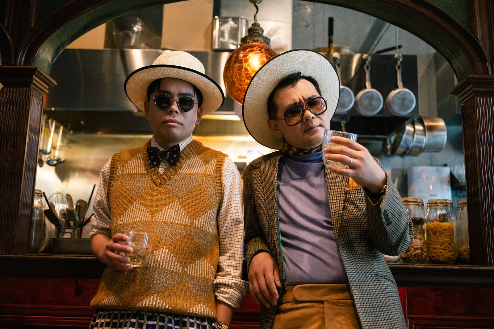 ノーパンチ松尾、パンチ浜崎（C）加賀翔（かが屋）／集英社