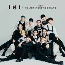 INIコラボカフェ メインヴィジュアル(C)LAPONE ENTERTAINMENT