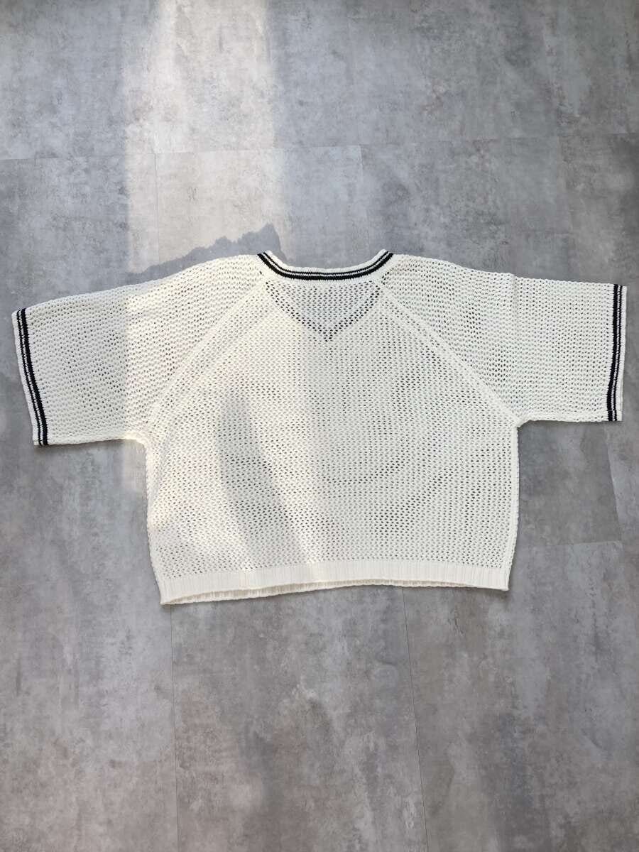 GU　GIRLSメッシュセーター　オフホワイトの商品写真（背面置き撮り）