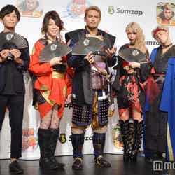 （左から）ゲームプロデューサーの竹内恒平氏、KABA.ちゃん、オカダ・カズチカ氏、ぺこ、りゅうちぇる （C）モデルプレス