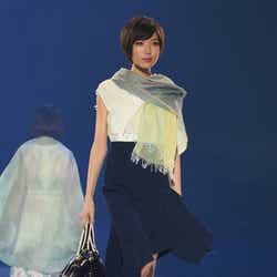 モデルプレス - 光宗薫、大人レディな揺れスカートで魅了<神コレ2016S/S>