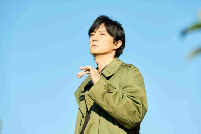 福山雅治「ブラック・ショーマン」場面写真より(C)2025「ブラック・ショーマン」製作委員会