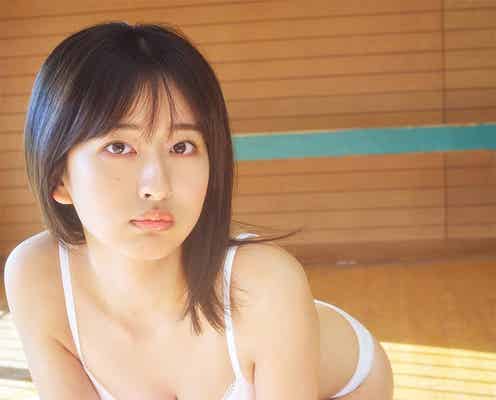 「ミスマガジン2022」斉藤里奈、美谷間くっきり セクシーポーズにドキッ