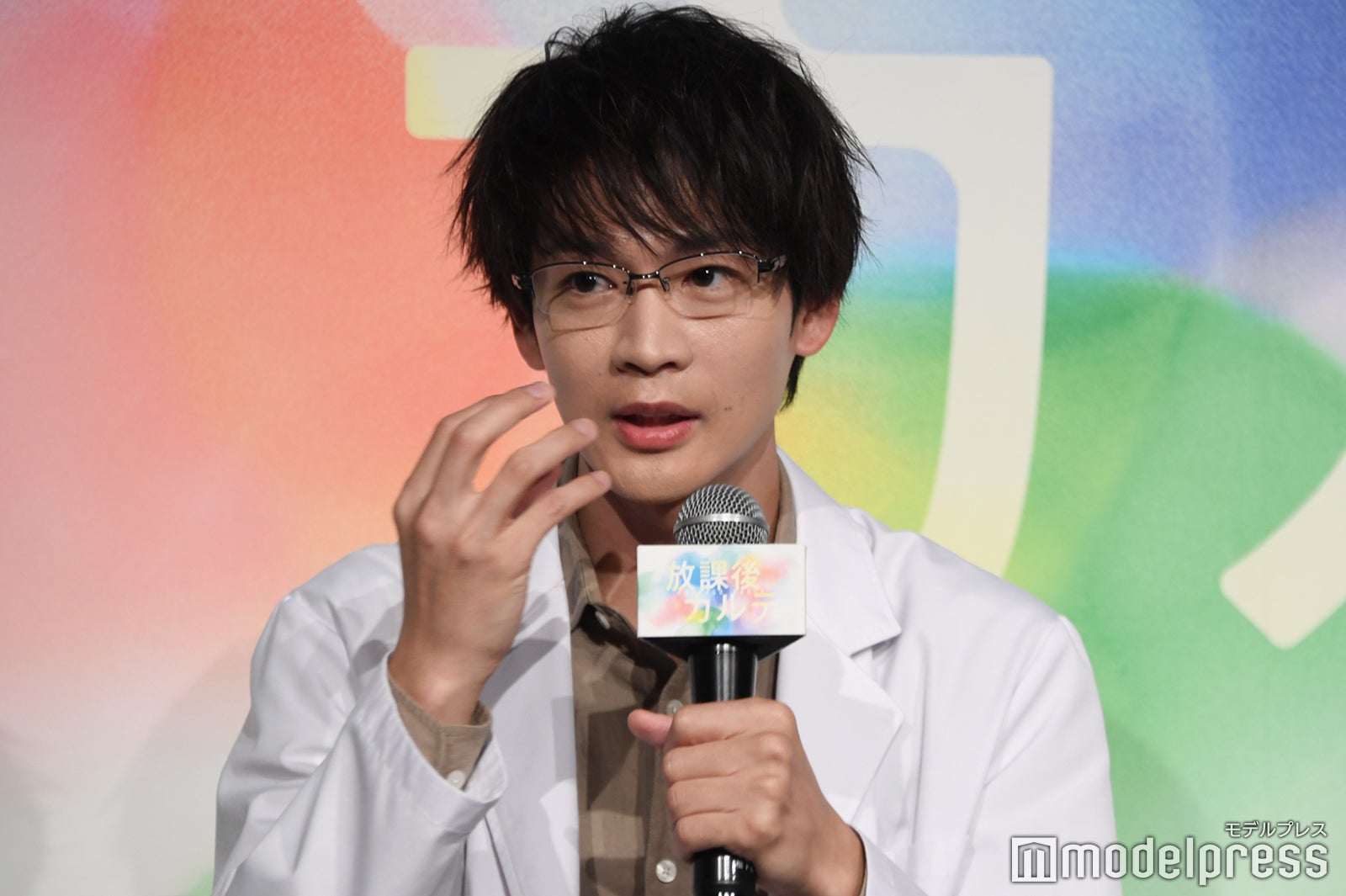 好きだった給食メニューについて語る松下洸平（C）モデルプレス