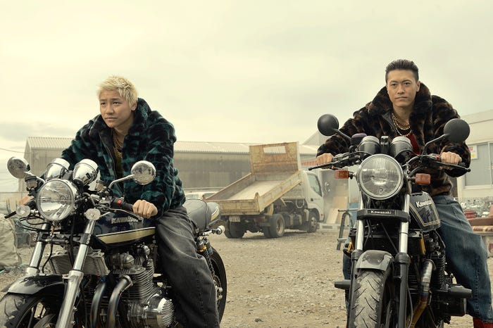 小森隼、中務裕太(C)2019「HiGH&LOW THE WORST」製作委員会 原作:高橋ヒロシ(※「高」は正式には「はしごだか」)(秋田書店) HI-AX
