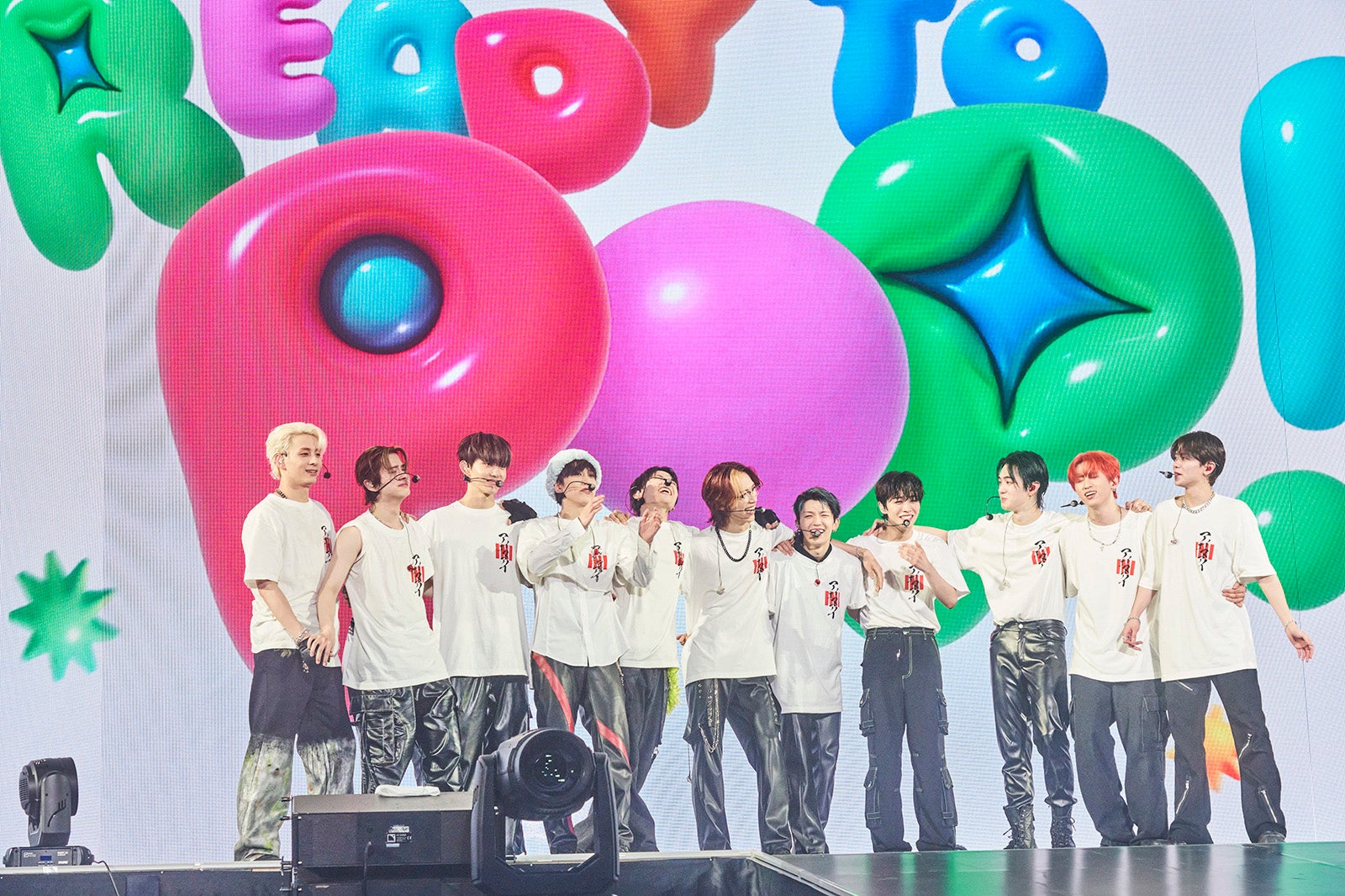 INI、初のドーム公演サプライズ発表 泣き崩れるメンバーも＜2023 INI 2ND ARENA LIVE TOUR ［READY TO POP！］＞