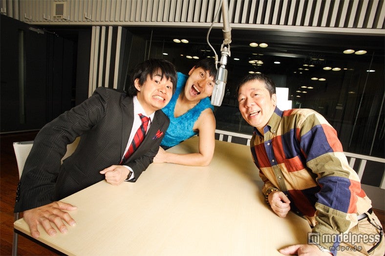 45時間スペシャルで総合司会を務める笑福亭鶴光とオードリー