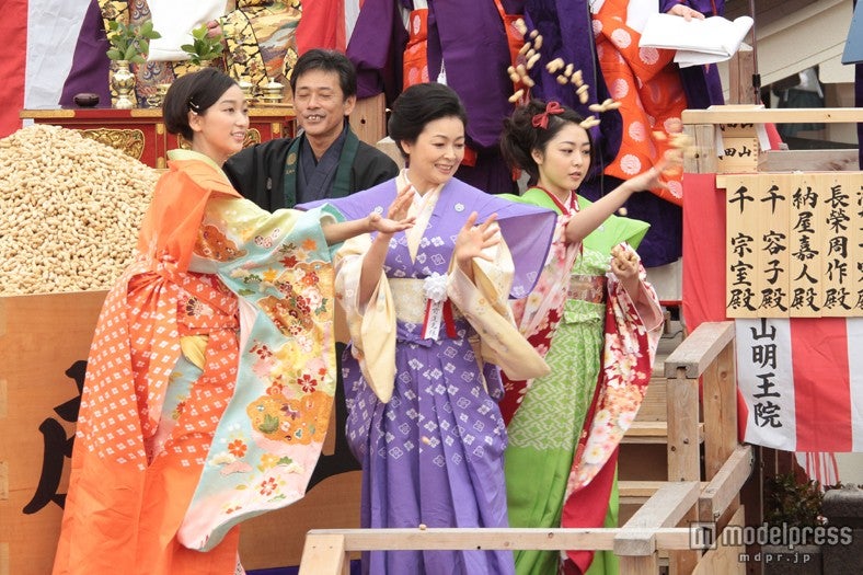 杏、財前直見、松浦雅（C）NHK