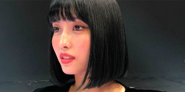 黒髪ボブ イメチェンが話題のtwiceモモ 胸元sexyな黒ワンピに絶賛の声 モデルプレス 黒髪ボブ イメチェンが話題のtwiceモモ 胸元sexyな黒ワンピに絶賛の声 モデルプレス