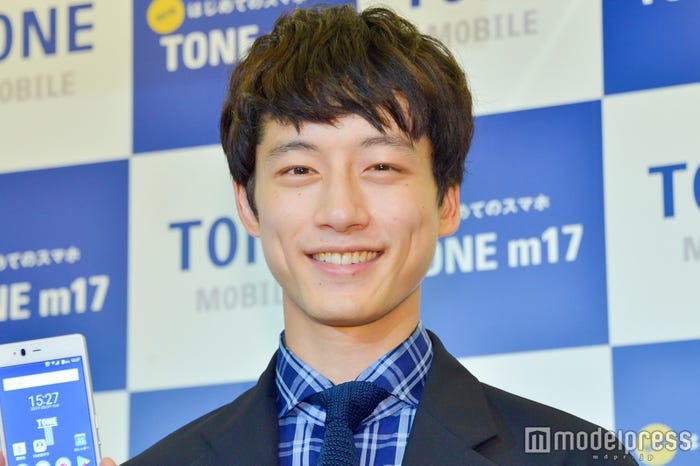 坂口健太郎の 診察なう 爽やかスマイルにファン悶絶 コウノドリ モデルプレス 坂口健太郎の 診察なう 爽やかスマイルにファン悶絶 コウノドリ モデルプレス