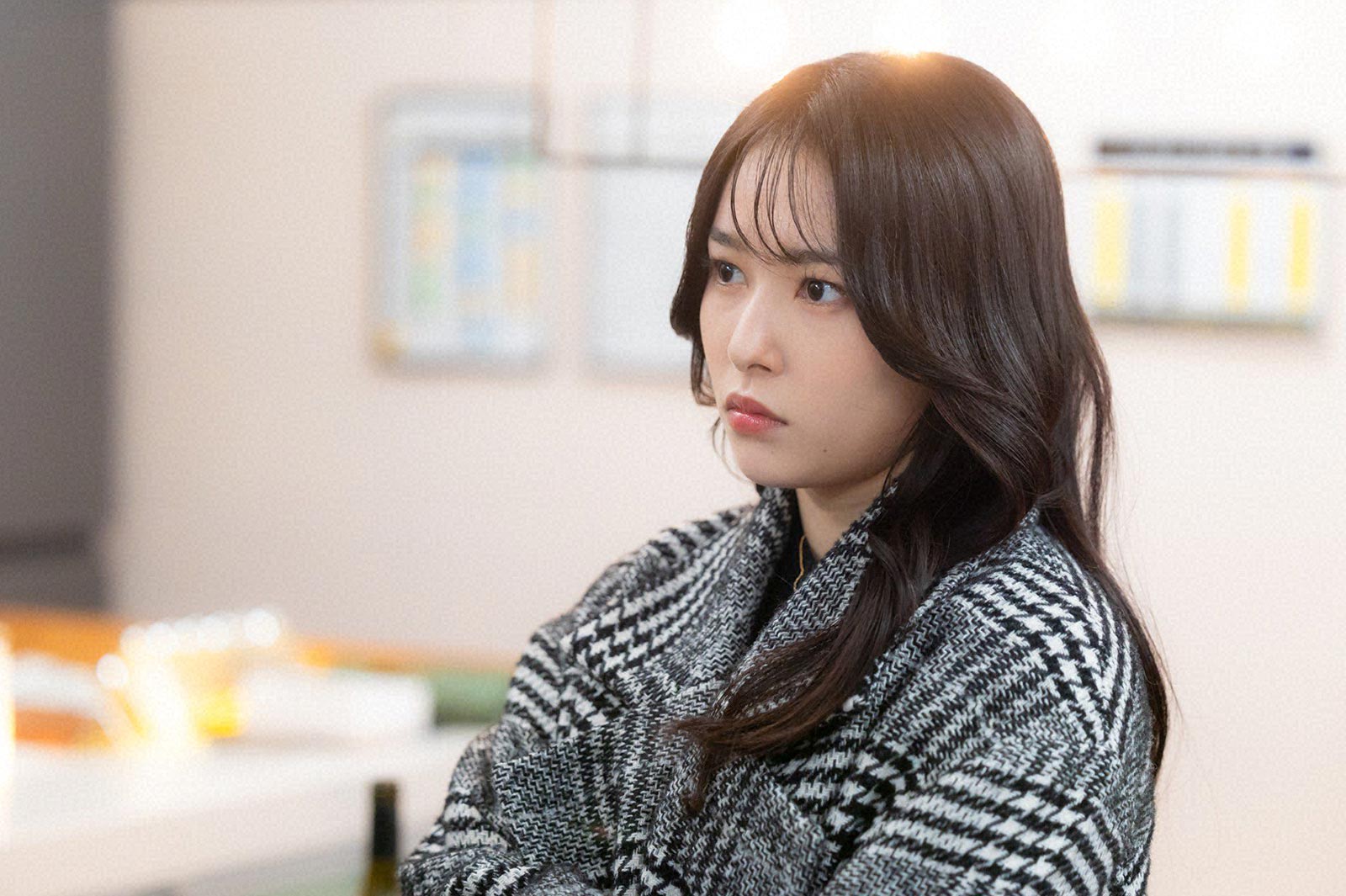 桜井日奈子「恋する警護24時」第4話より（C）テレビ朝日