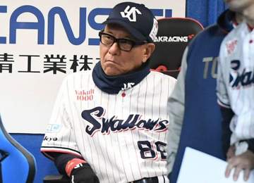 ヤクルト・池山監督が異例の1プレーで2度リクエスト敢行 2度目に判定覆り日本ハムの2点目取り消し 暴投で二塁走者が生還も投球がボールデッドの箇所に入ったと判定