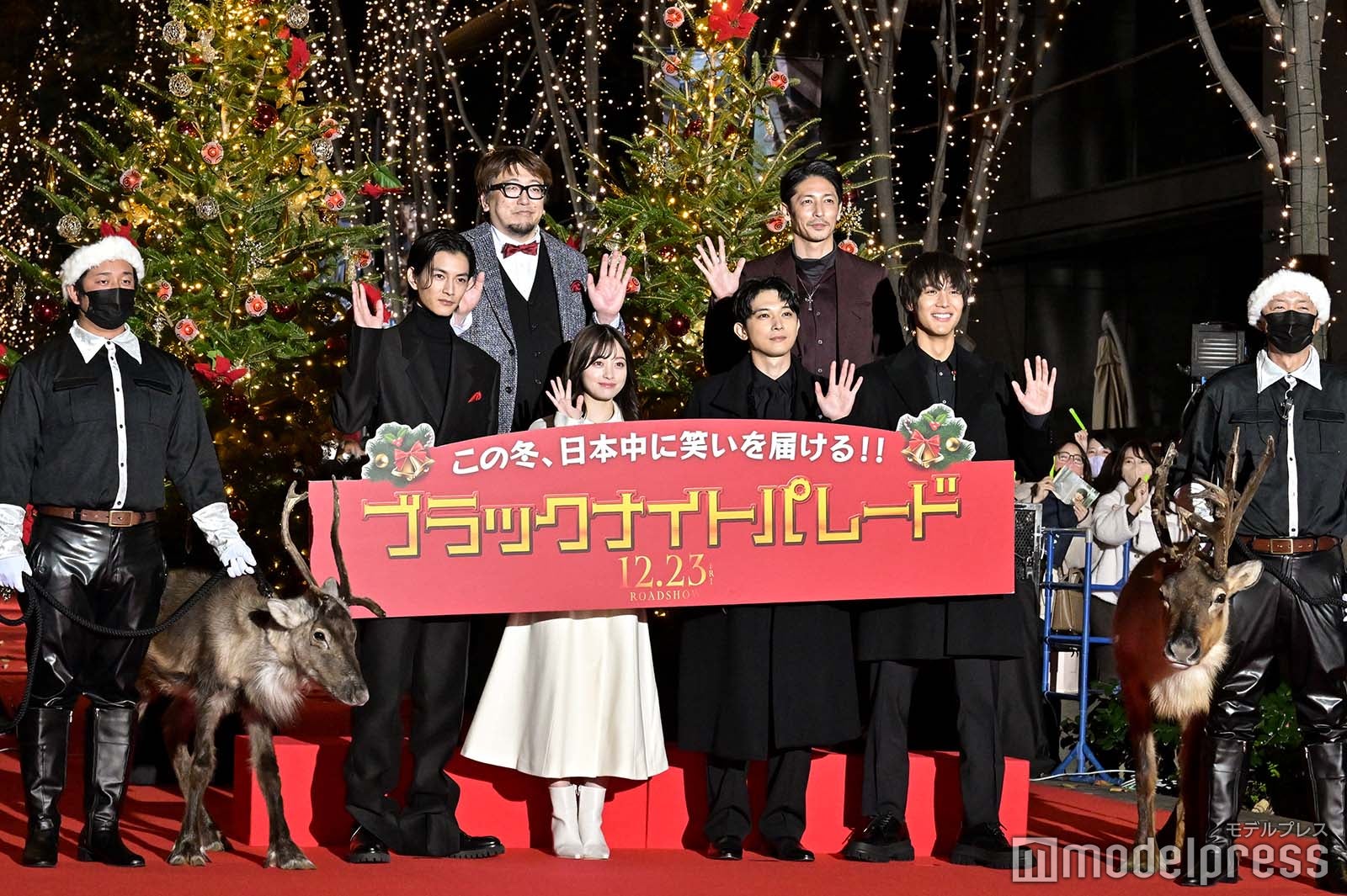 （前列左から）渡邊圭祐、橋本環奈、吉沢亮、中川大志、（後列左から）福田雄一監督、玉木宏 （C）モデルプレス