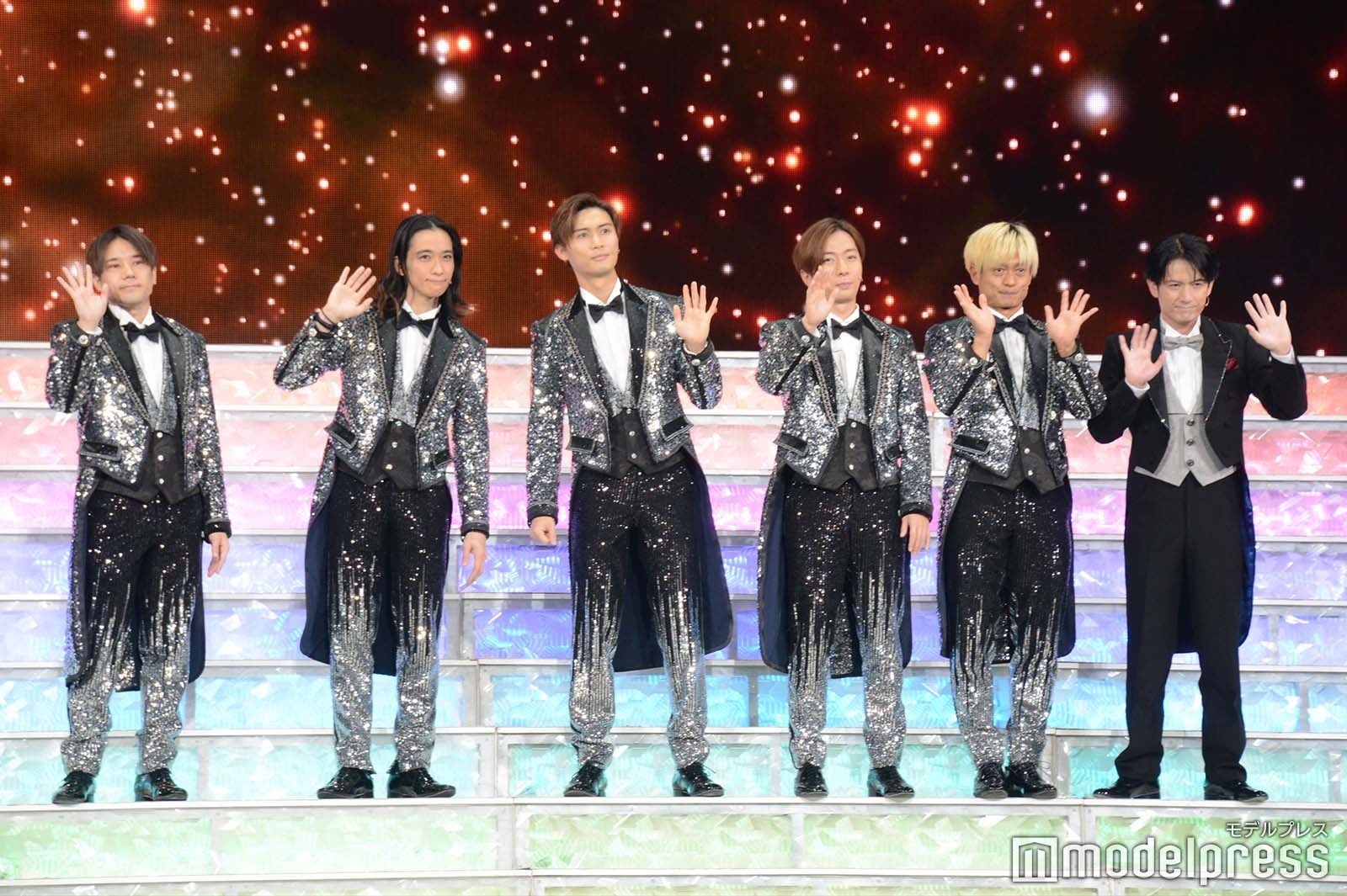 （左から）五関晃一、戸塚祥太、橋本良亮、河合郁人、塚田僚一、佐藤アツヒロ （C）モデルプレス