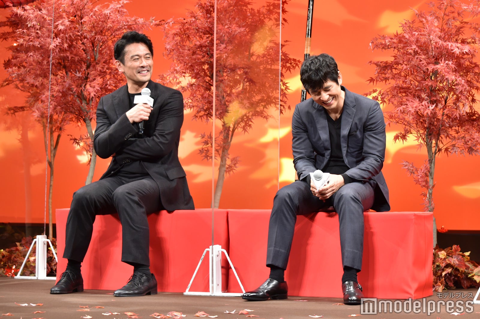 山本耕史の「大好物」トークに笑う内野聖陽と西島秀俊（C）モデルプレス