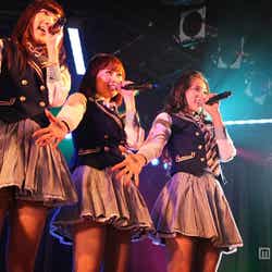 秋元才加(右)/卒業公演(C)AKS