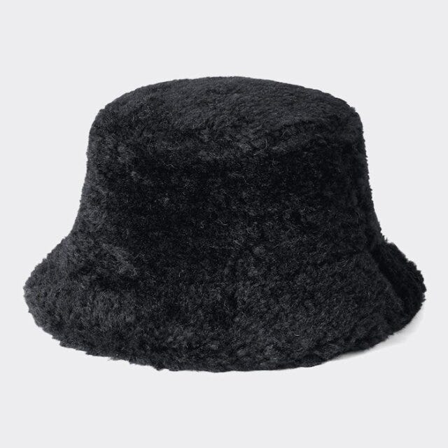 GU オールブラックコーデ 韓国っぽ 秋冬モード EccO イラスト GU オールブラックコーデ 韓国っぽ 秋冬モード EccO イラスト ボアバケットハット