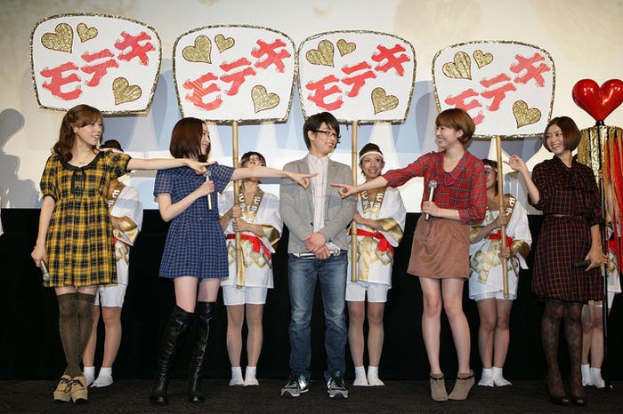 (左から)仲里依紗、麻生久美子、森山未來、長澤まさみ、真木よう子