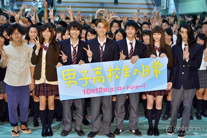 映画『男子高校生の日常』イベントより(左から)松居大悟監督、山本美月、吉沢亮、菅田将暉、野村周平、岡本杏理、栗原類(C)モデルプレス