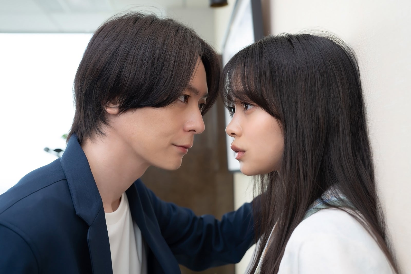 犬飼貴丈、林芽亜里「初めましてこんにちは、離婚してください」第1話（C）「初めましてこんにちは、離婚してください」製作委員会・MBS