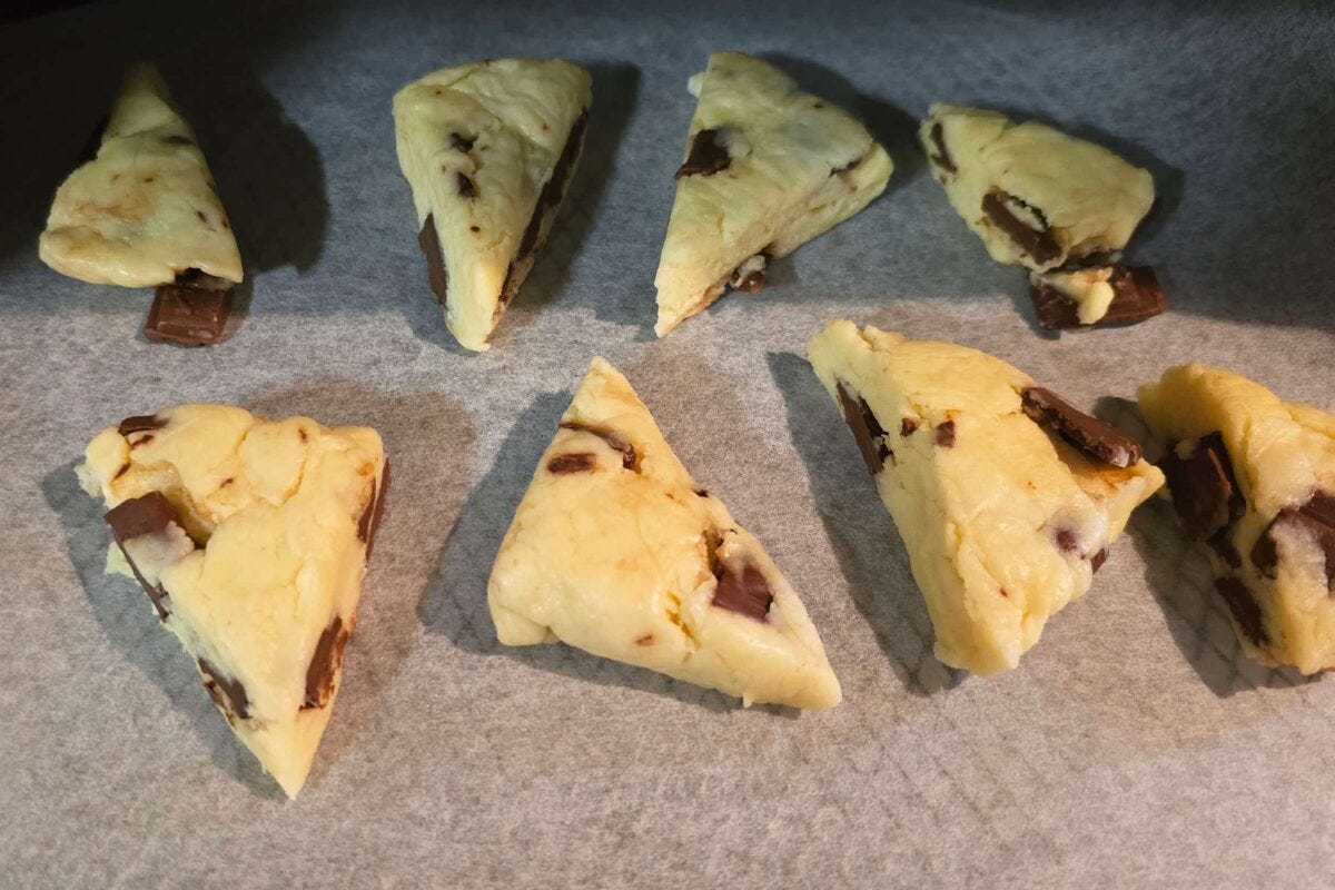 チョコチャンクスコーン・並べる