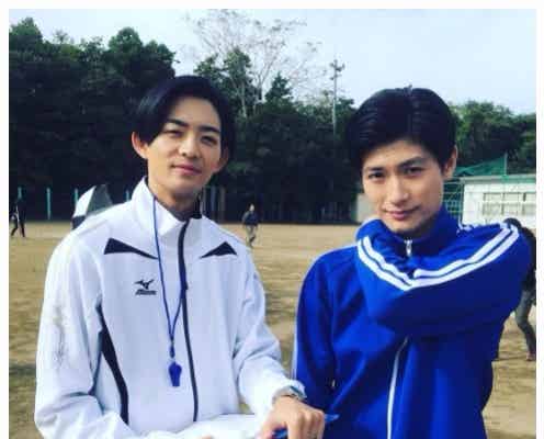 三浦春馬&竜星涼、ジャージ姿もカッコイイ「イケメン対決しんどい」「一緒に授業受けたい」と反響<オトナ高校>