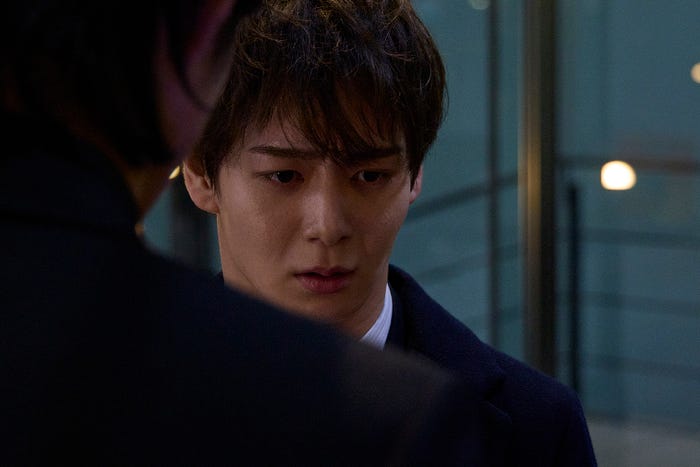 太田駿静「復讐カレシ~溺愛社長の顔にはウラがある~」第2話(C)「復讐カレシ~溺愛社長の顔にはウラがある~」製作委員会・MBS