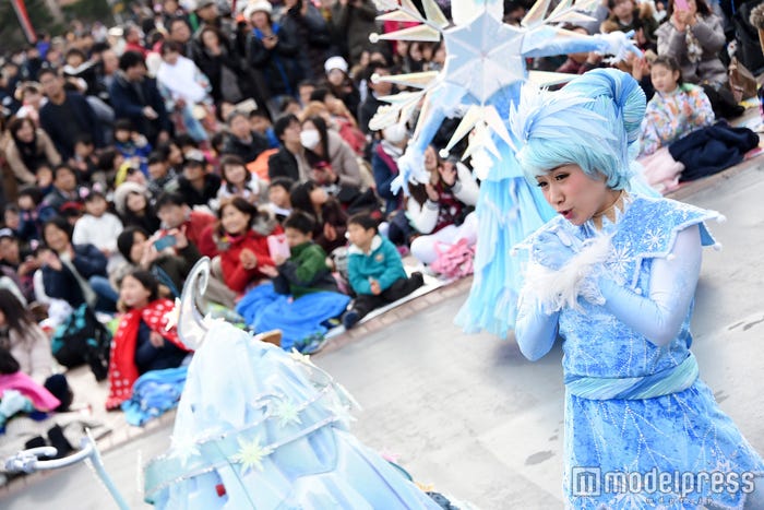 雪の精たち/「フローズンファンタジーパレード」(C)モデルプレス