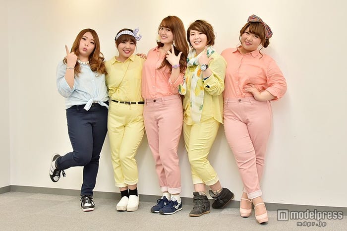 ラファモ/左から:さっちゃん、Nao、ルビー、安藤うぃ、後藤聖菜